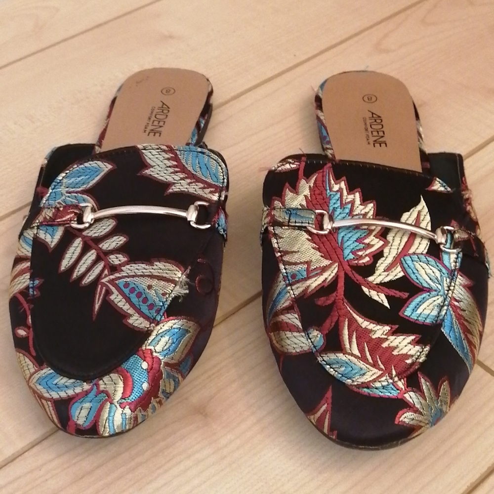 Flat Shoes - Picture 7 of 8